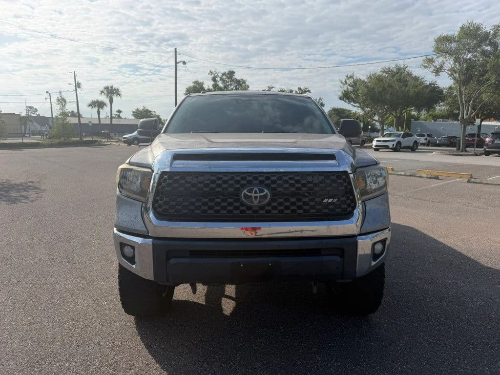 2018 Toyota Tundra Crewmax photo 3