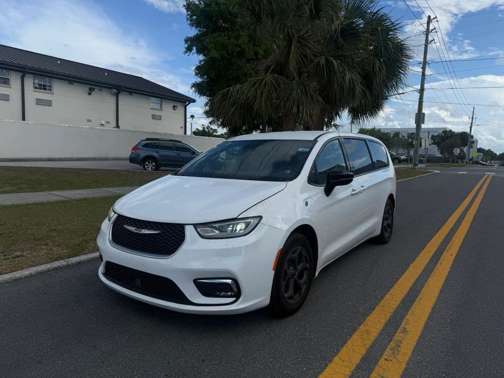 2024 Chrysler Pacifica Hybrid