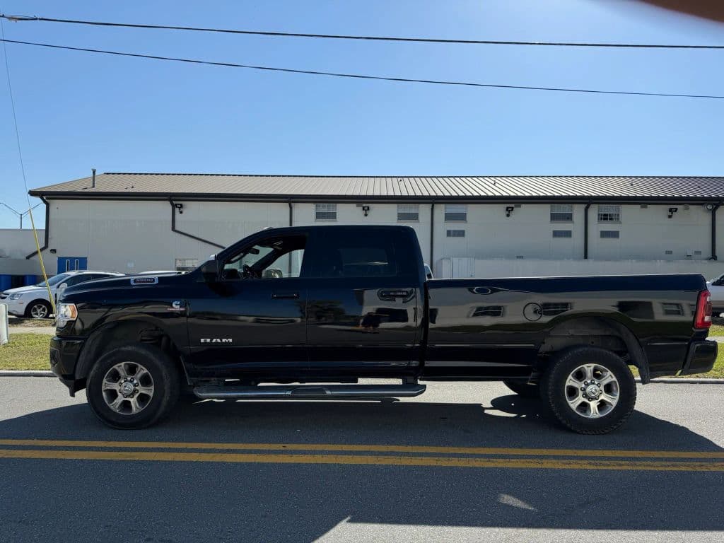 2022 Ram 3500 Crew Cab photo 5