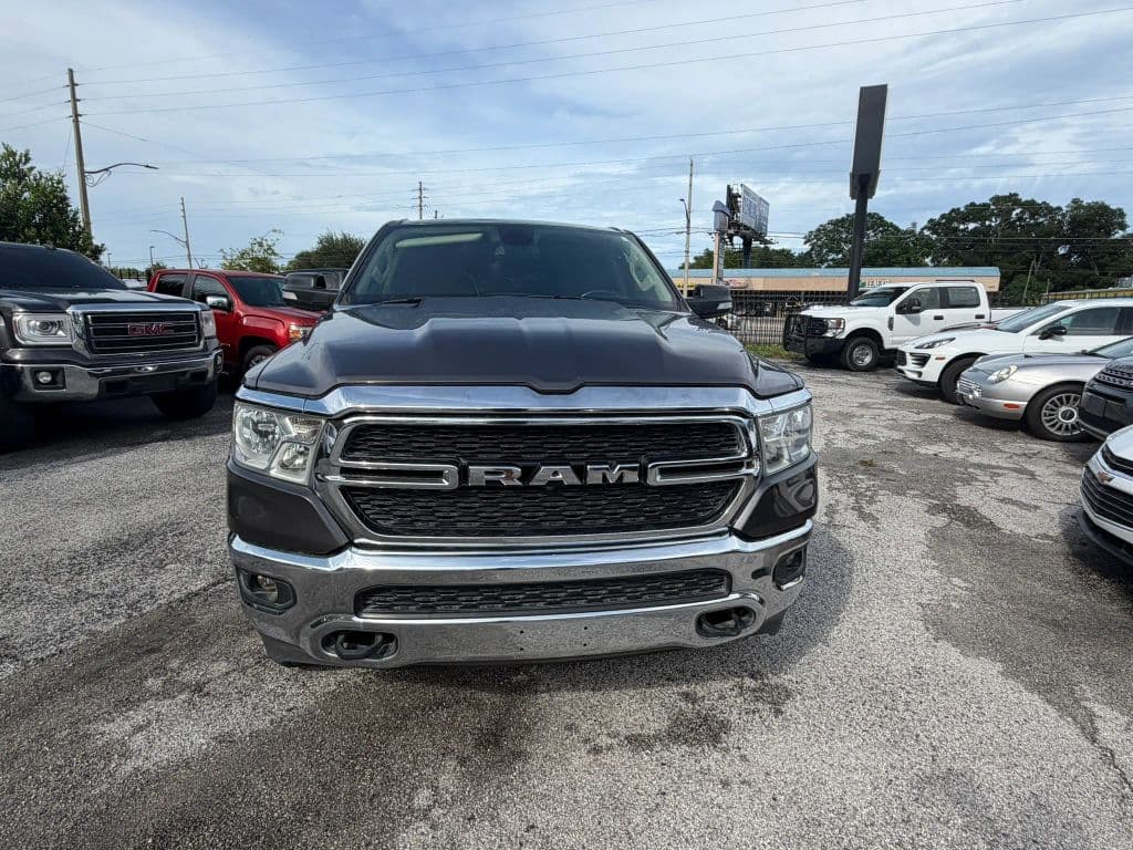 2020 Ram 1500 Crew Cab photo 3