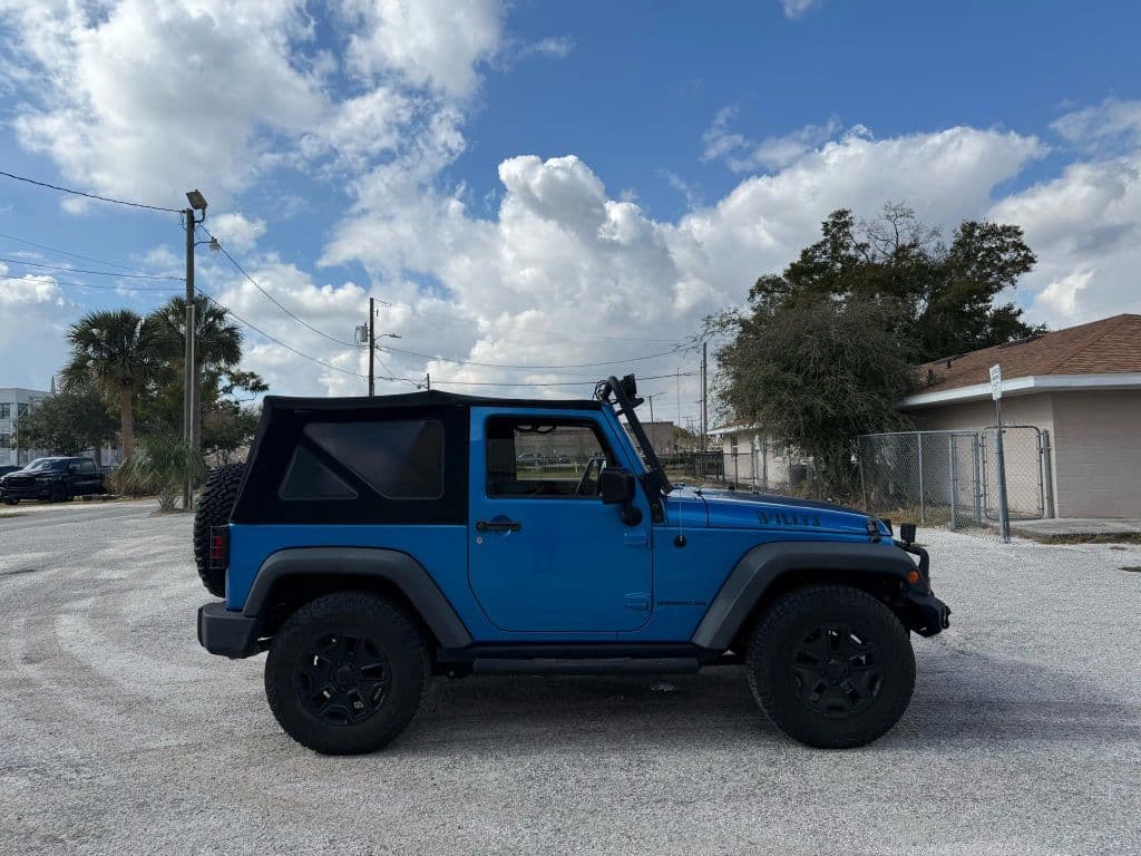 2015 Jeep Wrangler photo 4