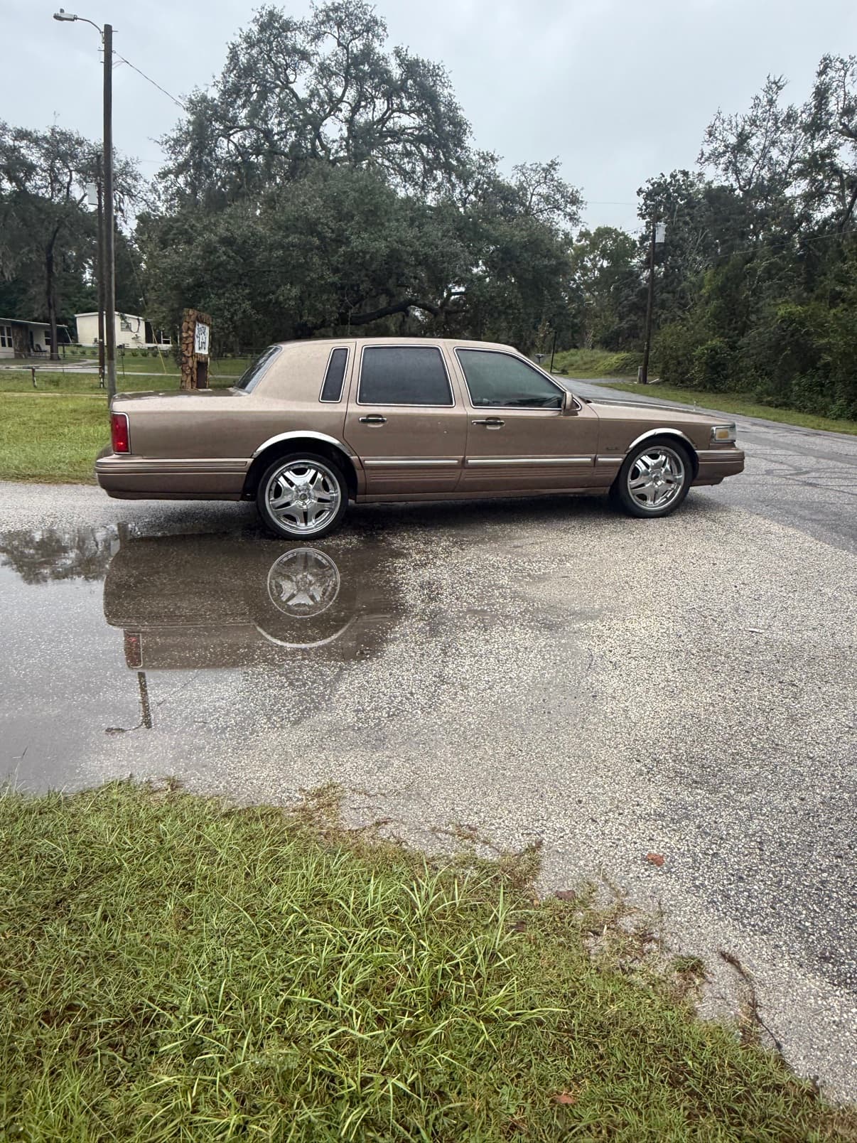 1997 Lincoln Town Car photo 2