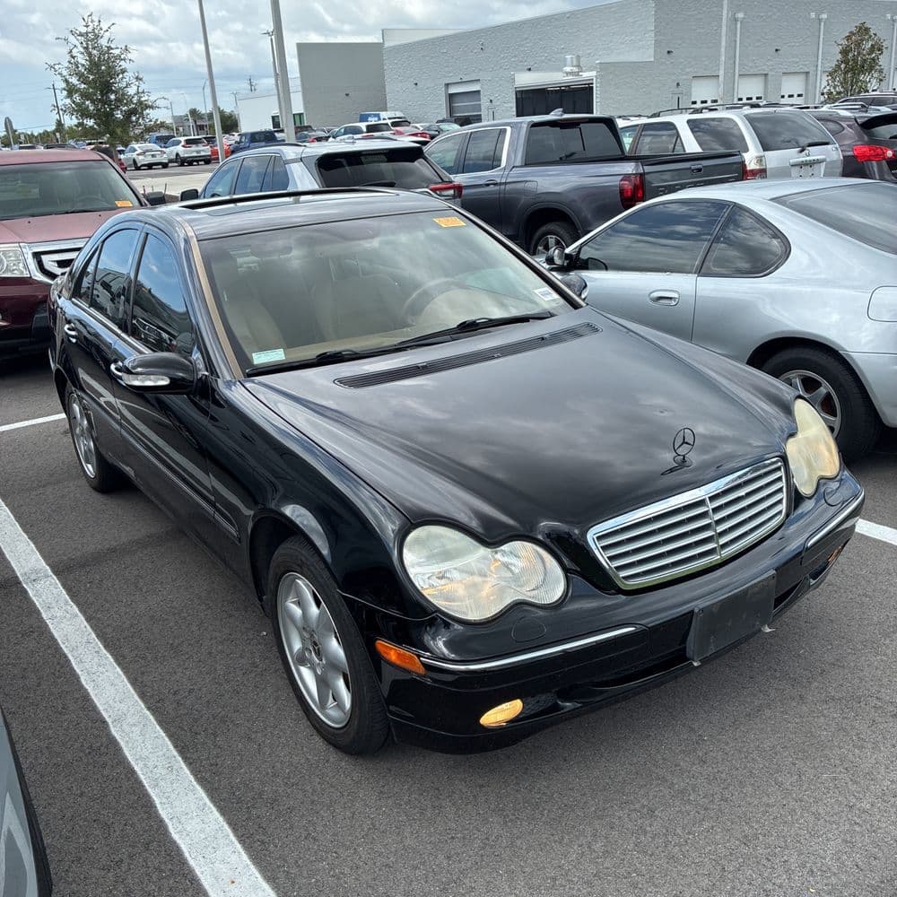 2001 Mercedes-Benz C240 photo 3